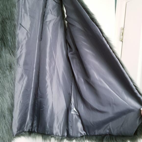 Daisy Fuentes Women's Gray Faux Fur Vest Open Front Fully Lined 2 Pockets Size L - Picture 3 of 6